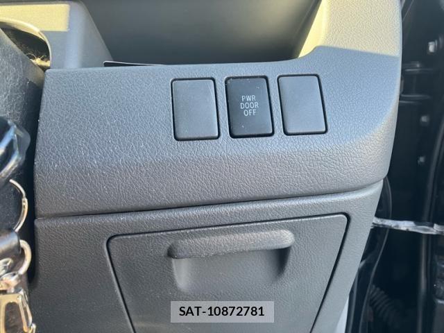 Toyota VOXY 2008-02 8102628-23