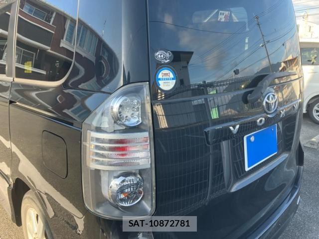 Toyota VOXY 2008-02 8102628-6