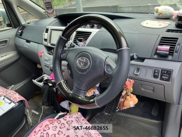 Toyota VOXY 2005-03 8102636-11