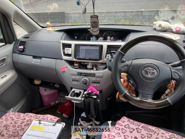 Toyota VOXY 2005-03 8102636-8