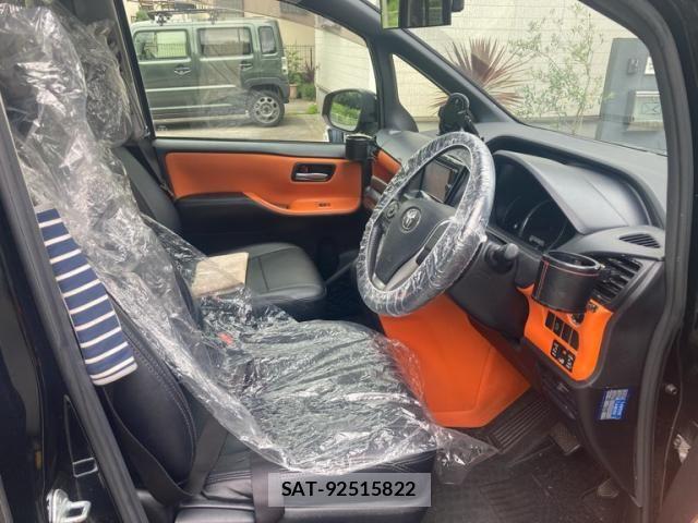 Toyota VOXY 2014-05 8102611-13