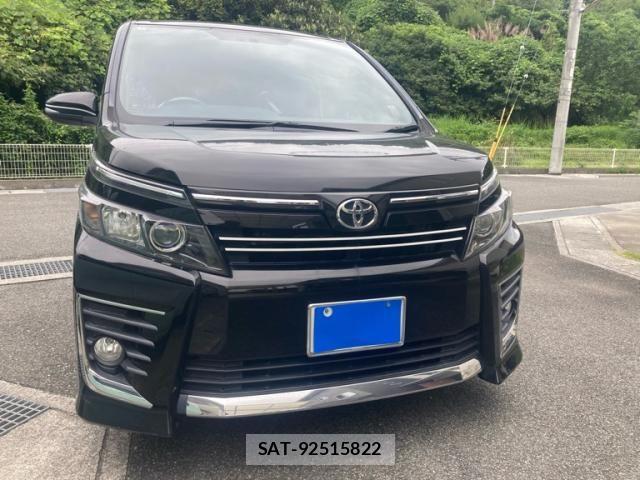 Toyota VOXY 2014-05 8102611-1
