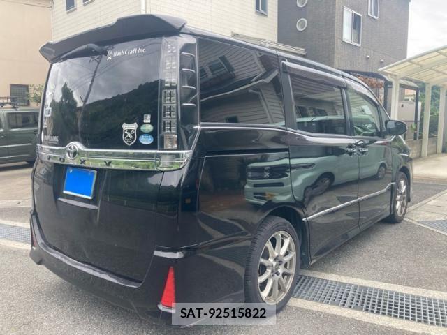 Toyota VOXY 2014-05 8102611-7