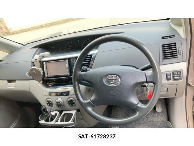 Toyota VOXY 2004-02 8102624-12