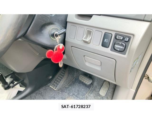 Toyota VOXY 2004-02 8102624-13