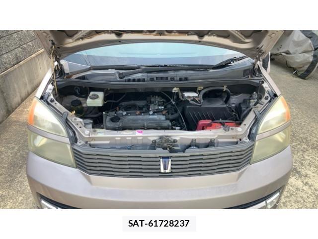 Toyota VOXY 2004-02 8102624-3