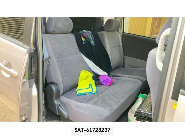 Toyota VOXY 2004-02 8102624-8