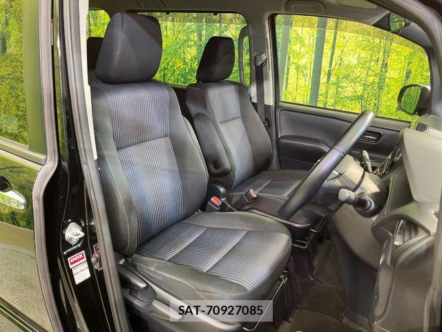 Toyota VOXY 2016-05 8102600-9