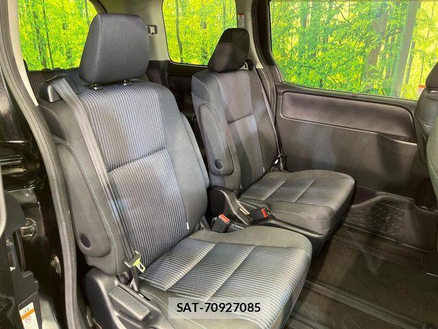 Toyota VOXY 2016-05 8102600-10