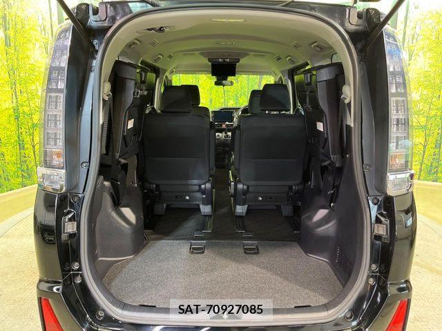 Toyota VOXY 2016-05 8102600-12
