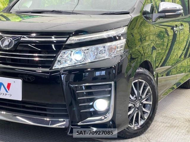 Toyota VOXY 2016-05 8102600-13