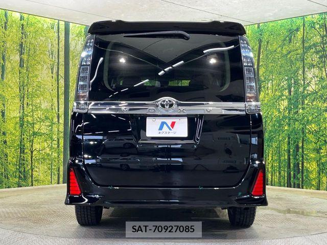 Toyota VOXY 2016-05 8102600-16