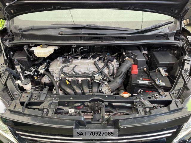 Toyota VOXY 2016-05 8102600-18