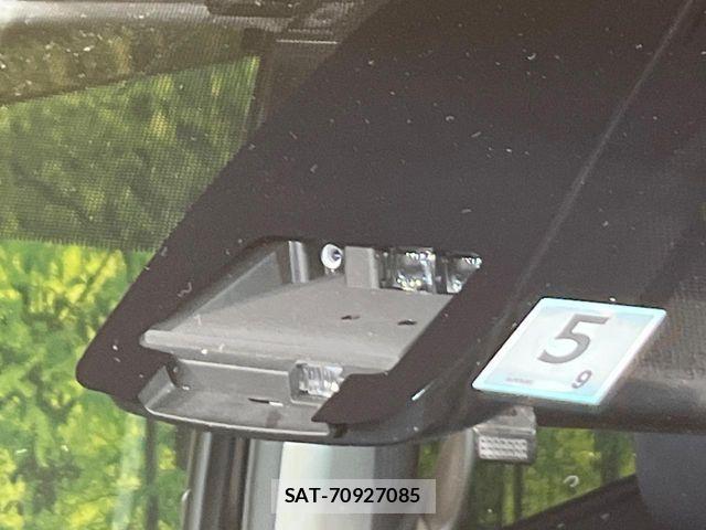 Toyota VOXY 2016-05 8102600-6