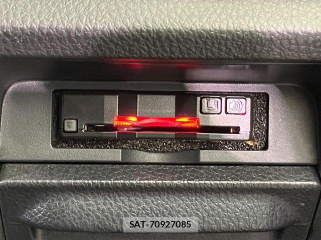 Toyota VOXY 2016-05 8102600-7