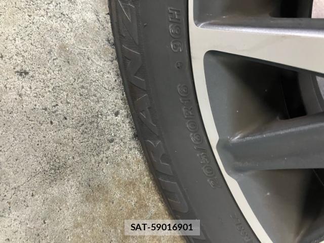 Toyota VOXY 2016-11 8102608-9