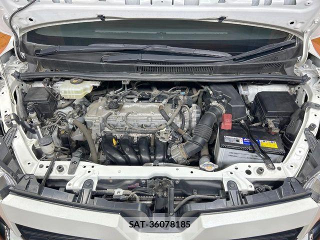 Toyota VOXY 2018-02 8102593-17
