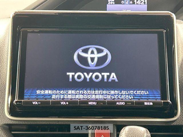 Toyota VOXY 2018-02 8102593-2