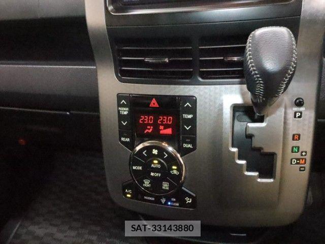 Toyota VOXY 2013-09 8102606-14