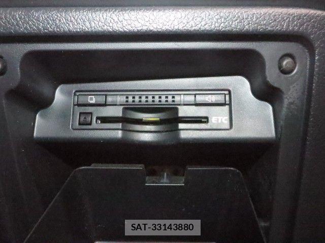 Toyota VOXY 2013-09 8102606-17