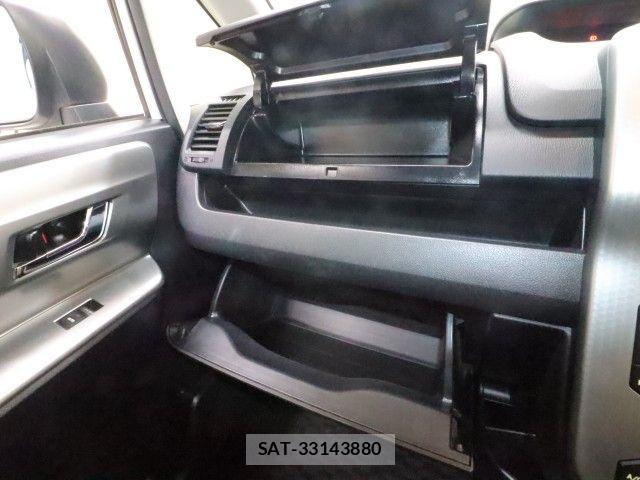 Toyota VOXY 2013-09 8102606-20