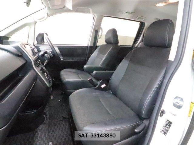 Toyota VOXY 2013-09 8102606-5