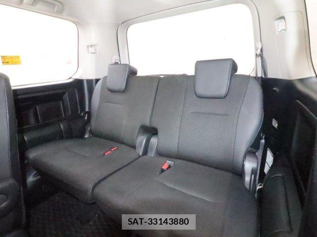 Toyota VOXY 2013-09 8102606-7