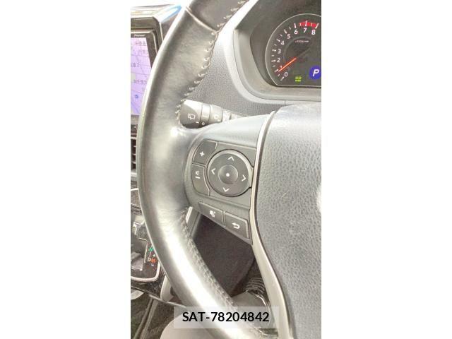 Toyota VOXY 2019-03 8102584-11