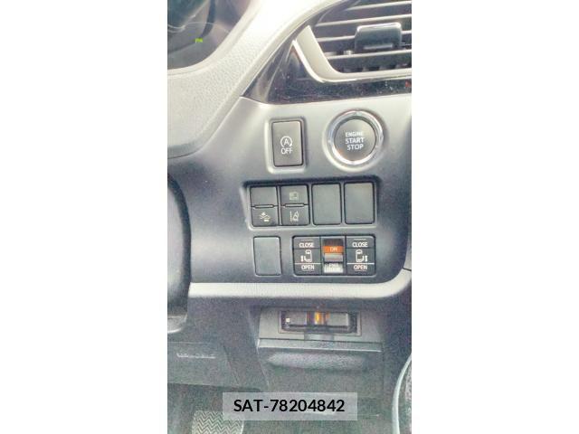 Toyota VOXY 2019-03 8102584-13