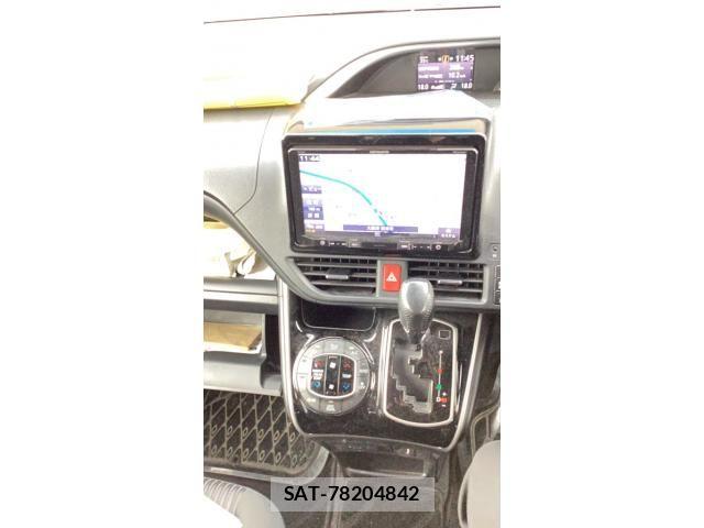 Toyota VOXY 2019-03 8102584-18