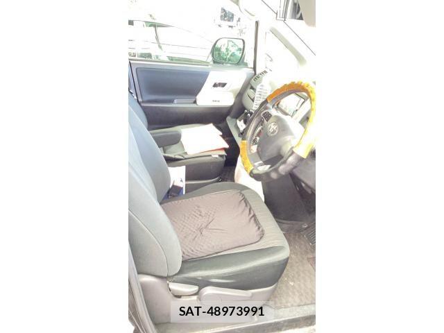 Toyota VOXY 2012-01 8102615-11
