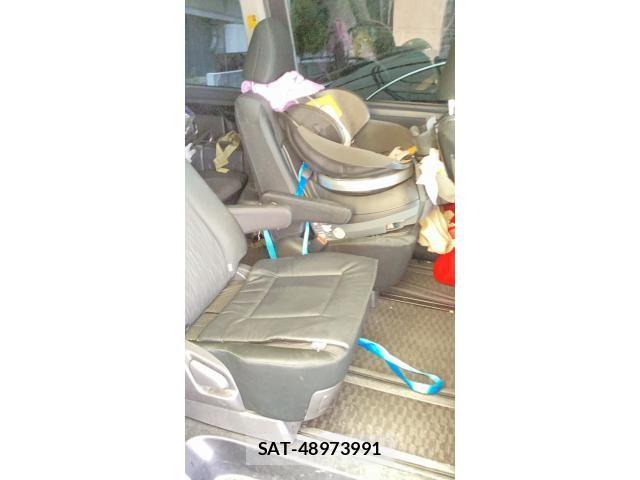 Toyota VOXY 2012-01 8102615-17