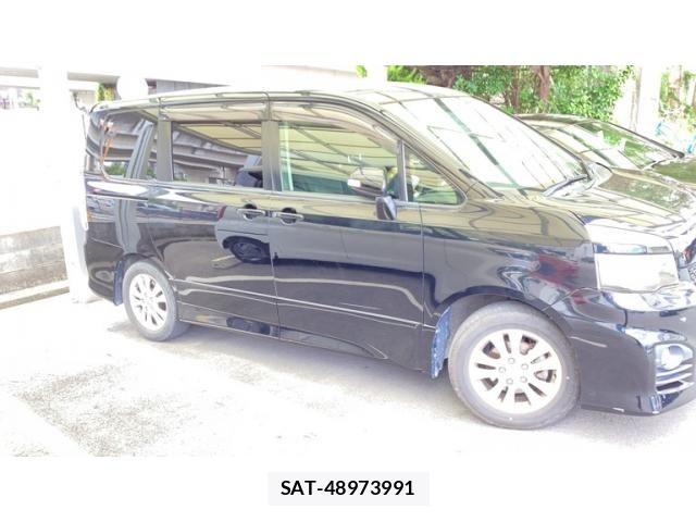 Toyota VOXY 2012-01 8102615-1