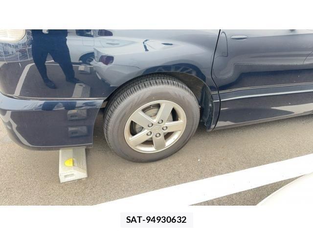 Toyota VOXY 2005-01 8102637-2