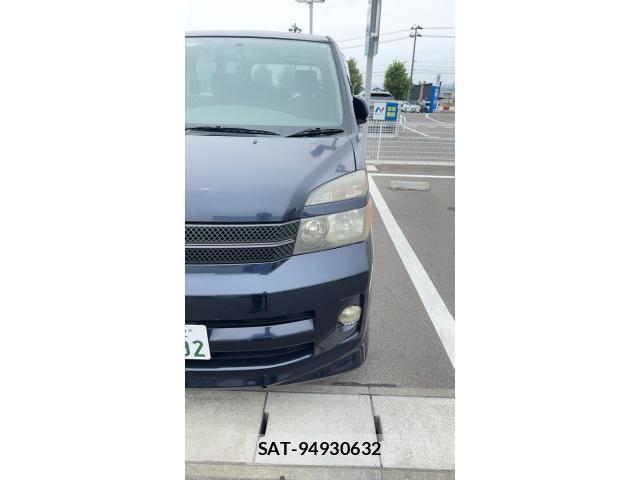 Toyota VOXY 2005-01 8102637-4
