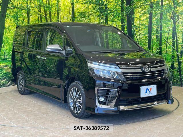 Toyota VOXY 2017-03 8102595-16