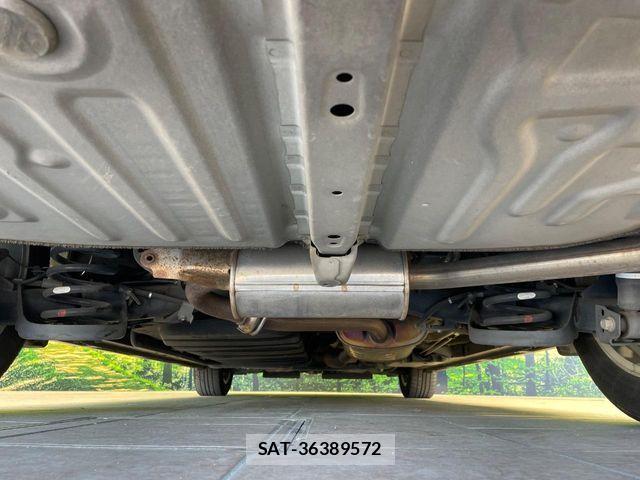 Toyota VOXY 2017-03 8102595-19