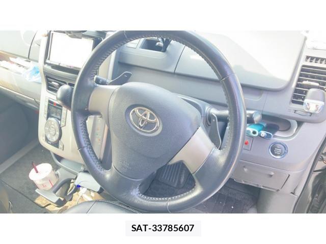 Toyota VOXY 2007-12 8102627-9