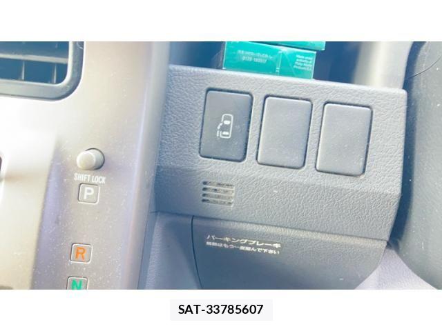 Toyota VOXY 2007-12 8102627-10