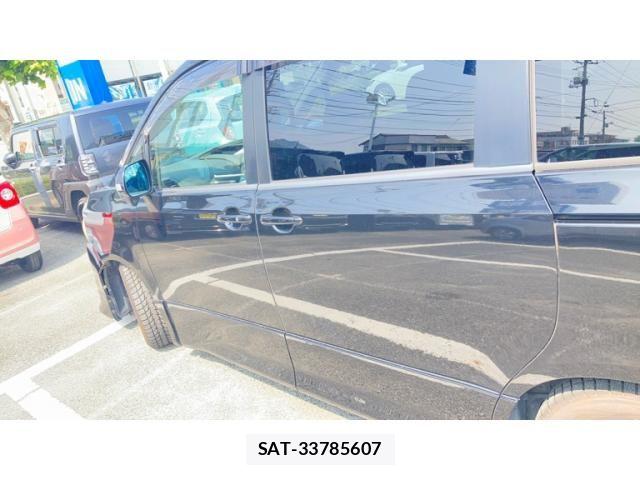 Toyota VOXY 2007-12 8102627-3