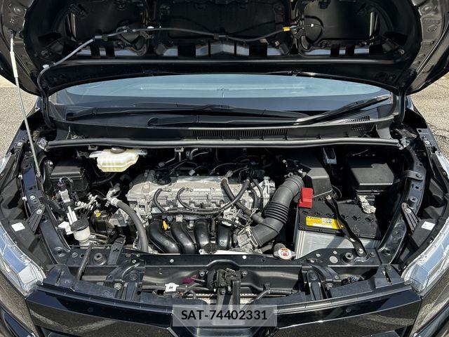 Toyota VOXY 2021-06 8102581-9