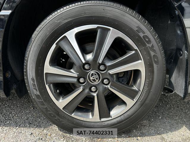 Toyota VOXY 2021-06 8102581-8