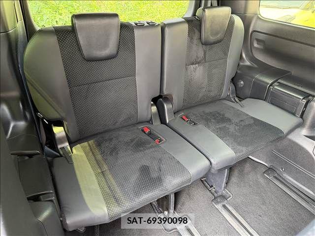 Toyota VOXY 2021-02 8102582-11