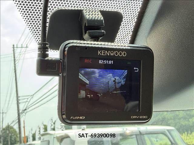 Toyota VOXY 2021-02 8102582-15