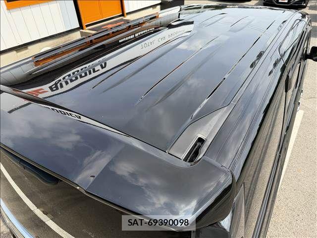 Toyota VOXY 2021-02 8102582-18