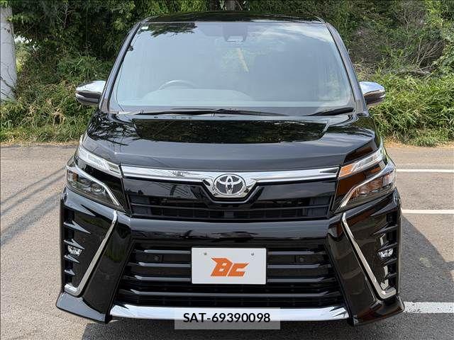 Toyota VOXY 2021-02 8102582-20
