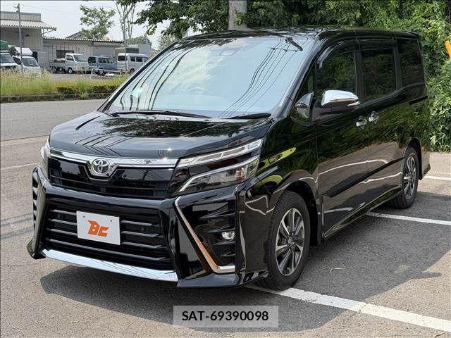 Toyota VOXY 2021-02 8102582-21