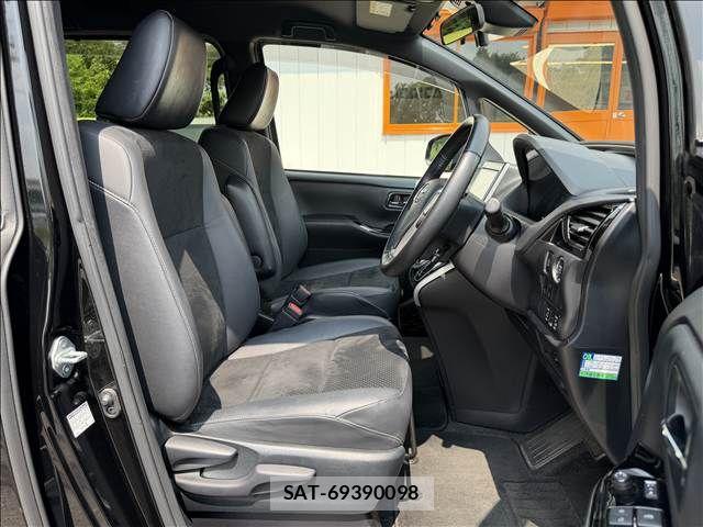 Toyota VOXY 2021-02 8102582-8
