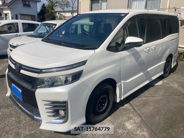 Toyota VOXY 2014-05 8102610-0