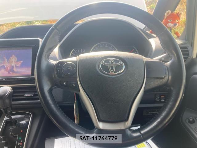 Toyota VOXY 2014-05 8102610-11